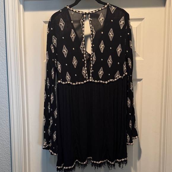 Free People Black Embroidered Bell Sleeve Tunic Dress or Blouse Small - Picture 8 of 9